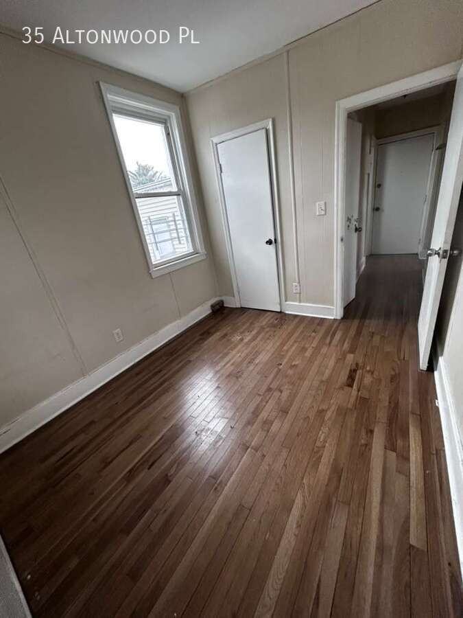 35 Altonwood Pl - Photo 2 of 5