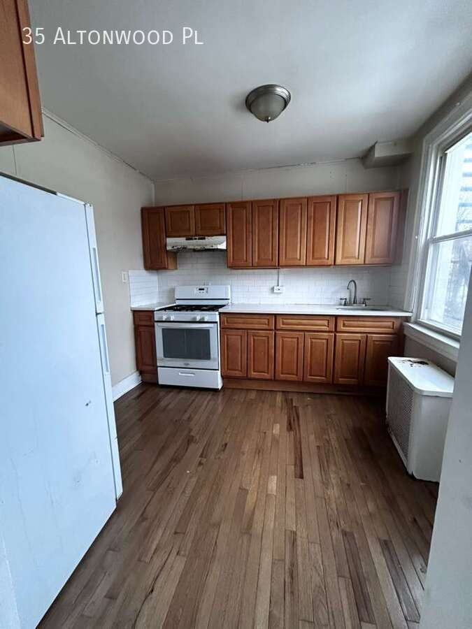 35 Altonwood Pl - Photo 3 of 5