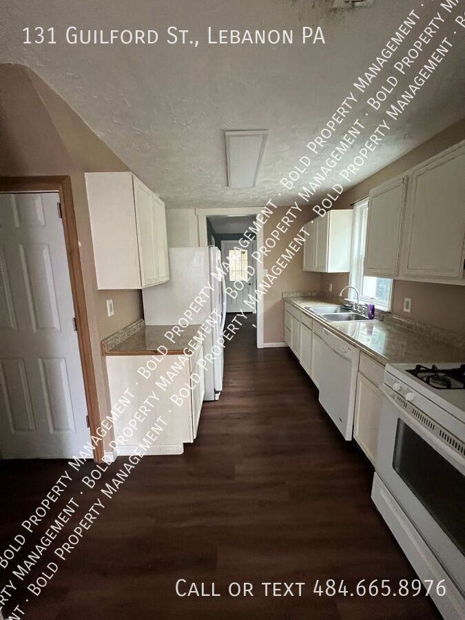 131 Guilford St - Photo 6 of 18