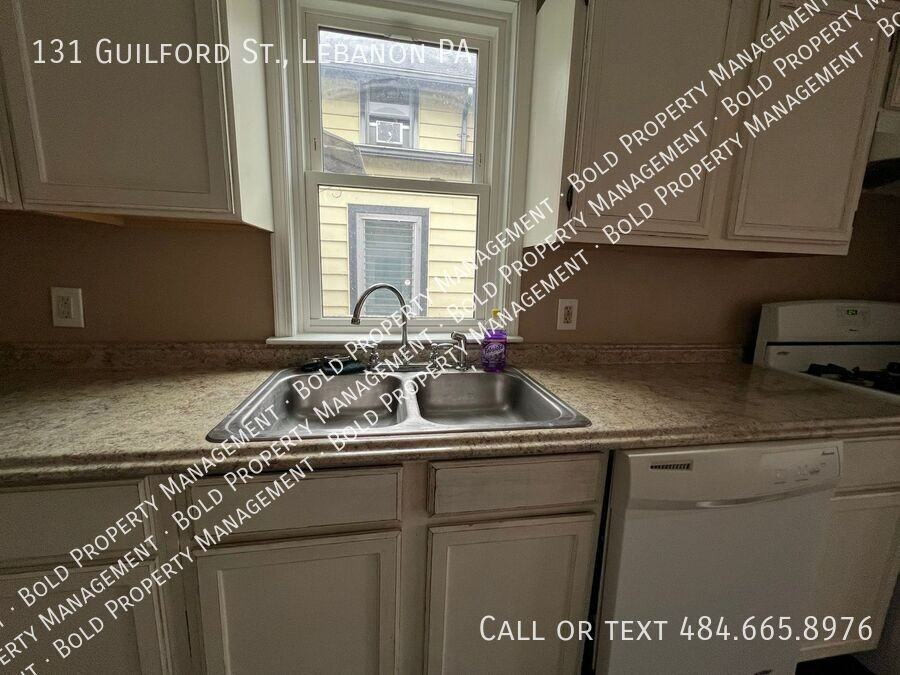 131 Guilford St - Photo 7 of 18
