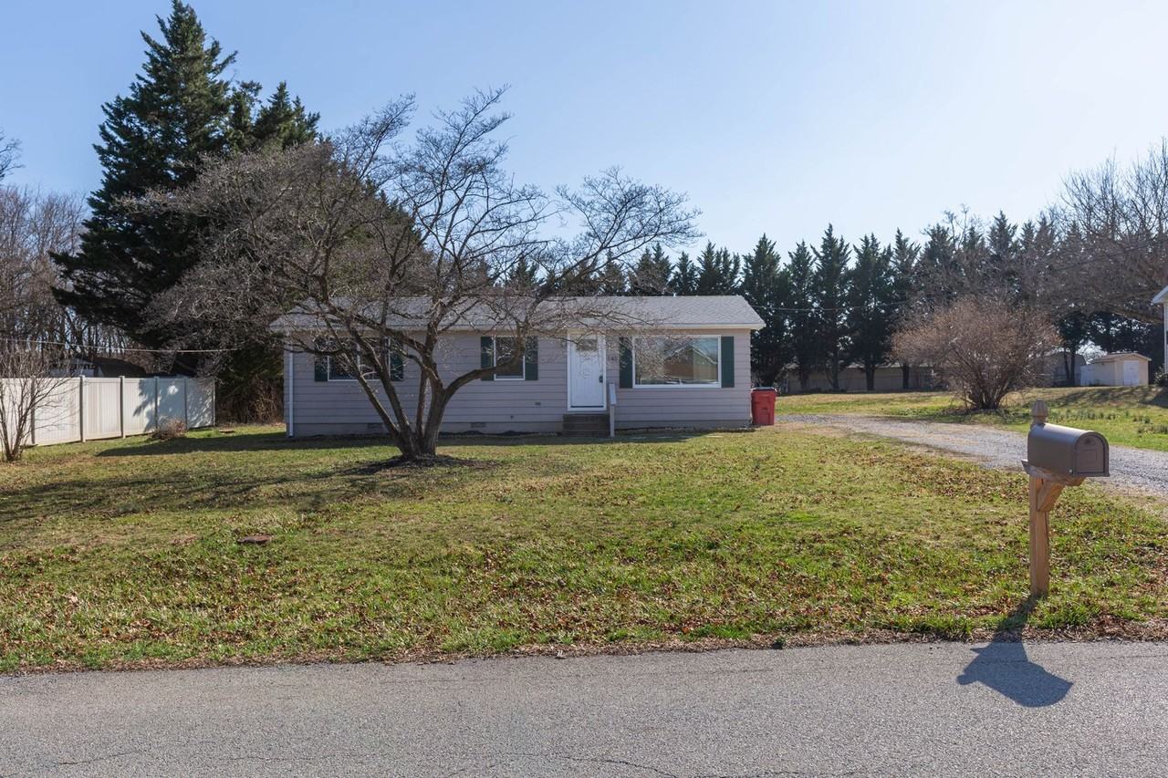 148 Marie Dr - Photo 3 of 25