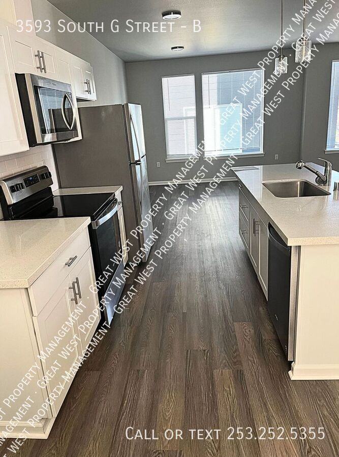 3593 S G St #B - Photo 2 of 16