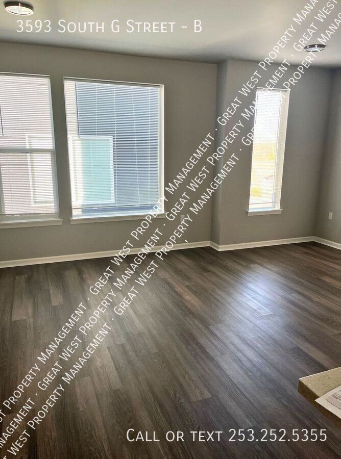 3593 S G St #B - Photo 4 of 16