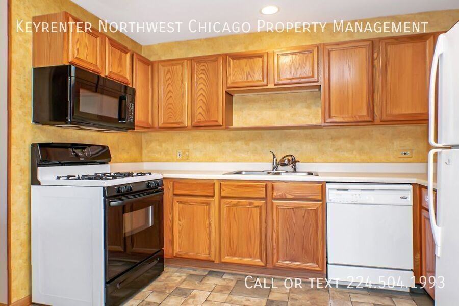 490 Westwood Ct - Photo 2 of 16