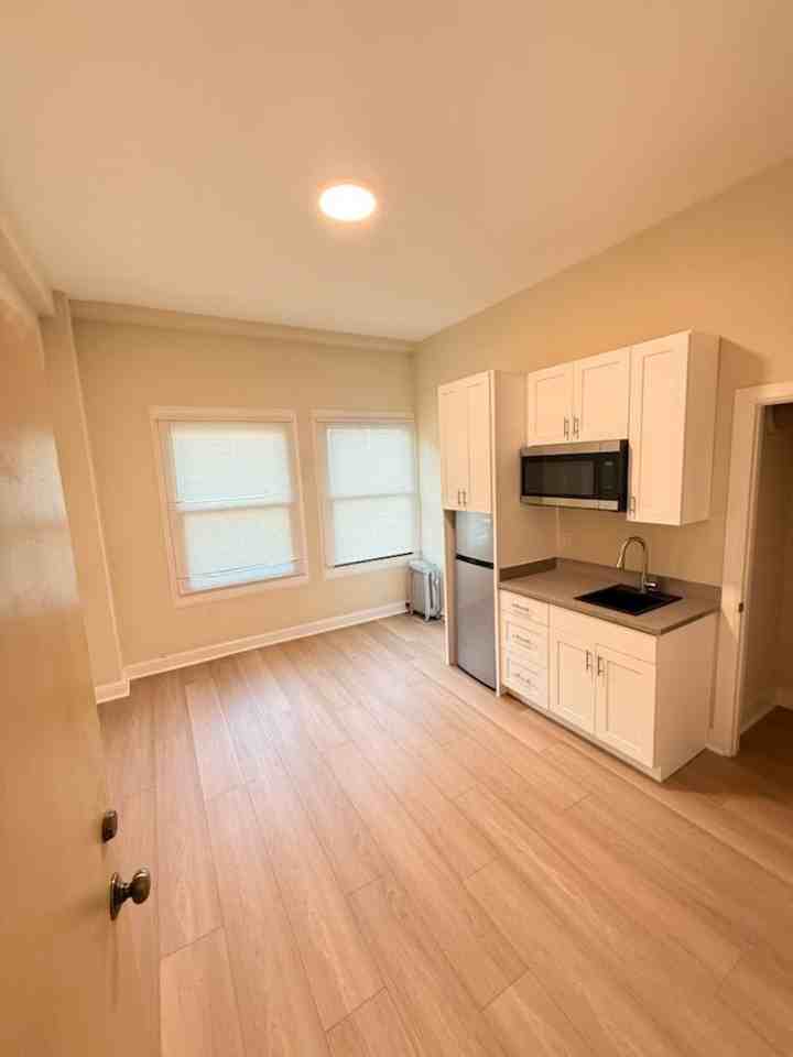 494 27th Ave #4 - Photo 2 of 11