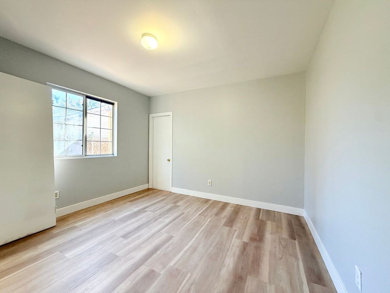 1080 Orange Ave - Photo 3 of 16