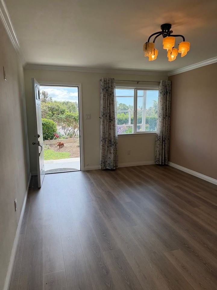 1143 Hackamore Rd - Photo 3 of 34