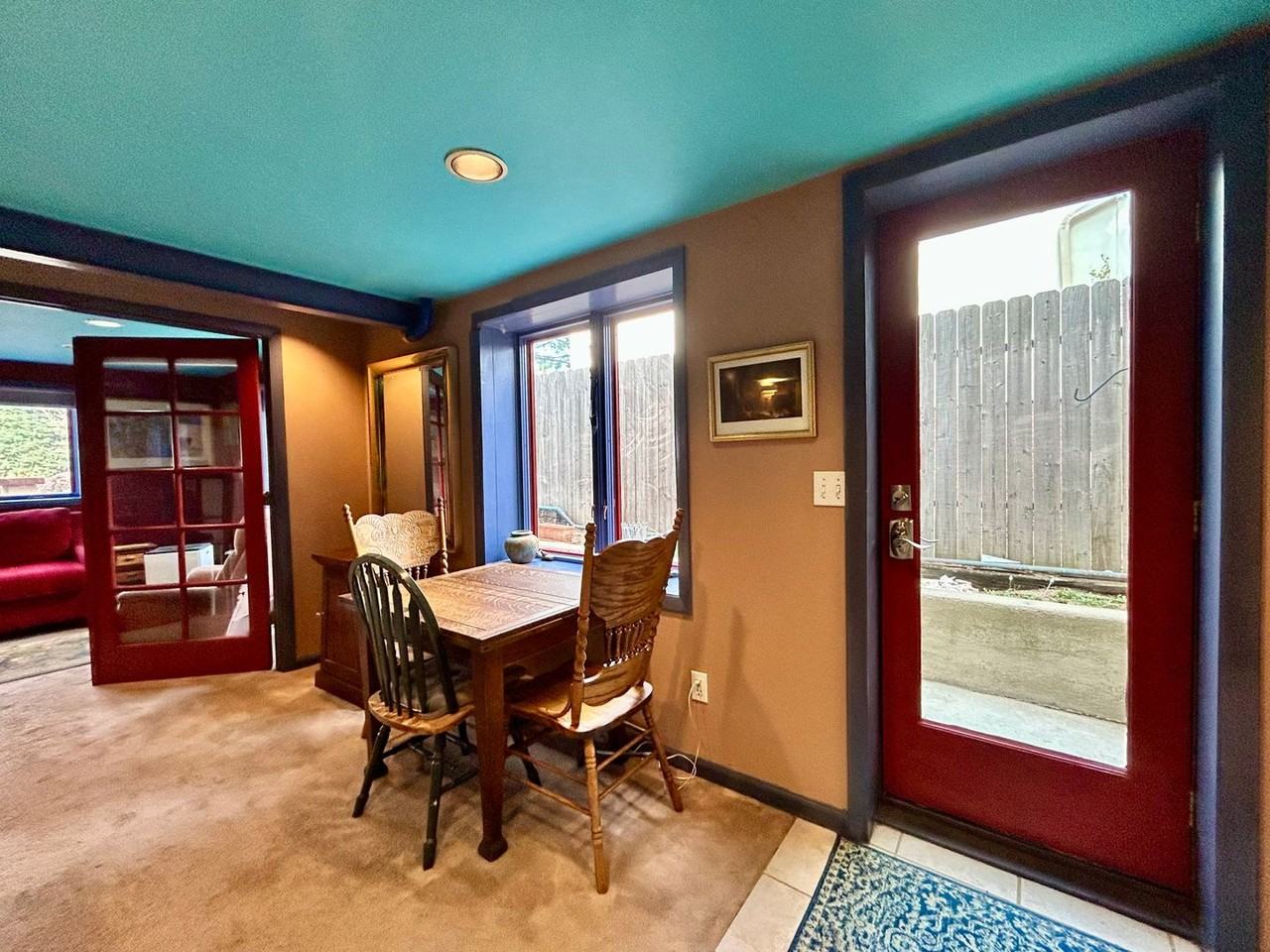 1140 Lehigh St - Photo 3 of 21