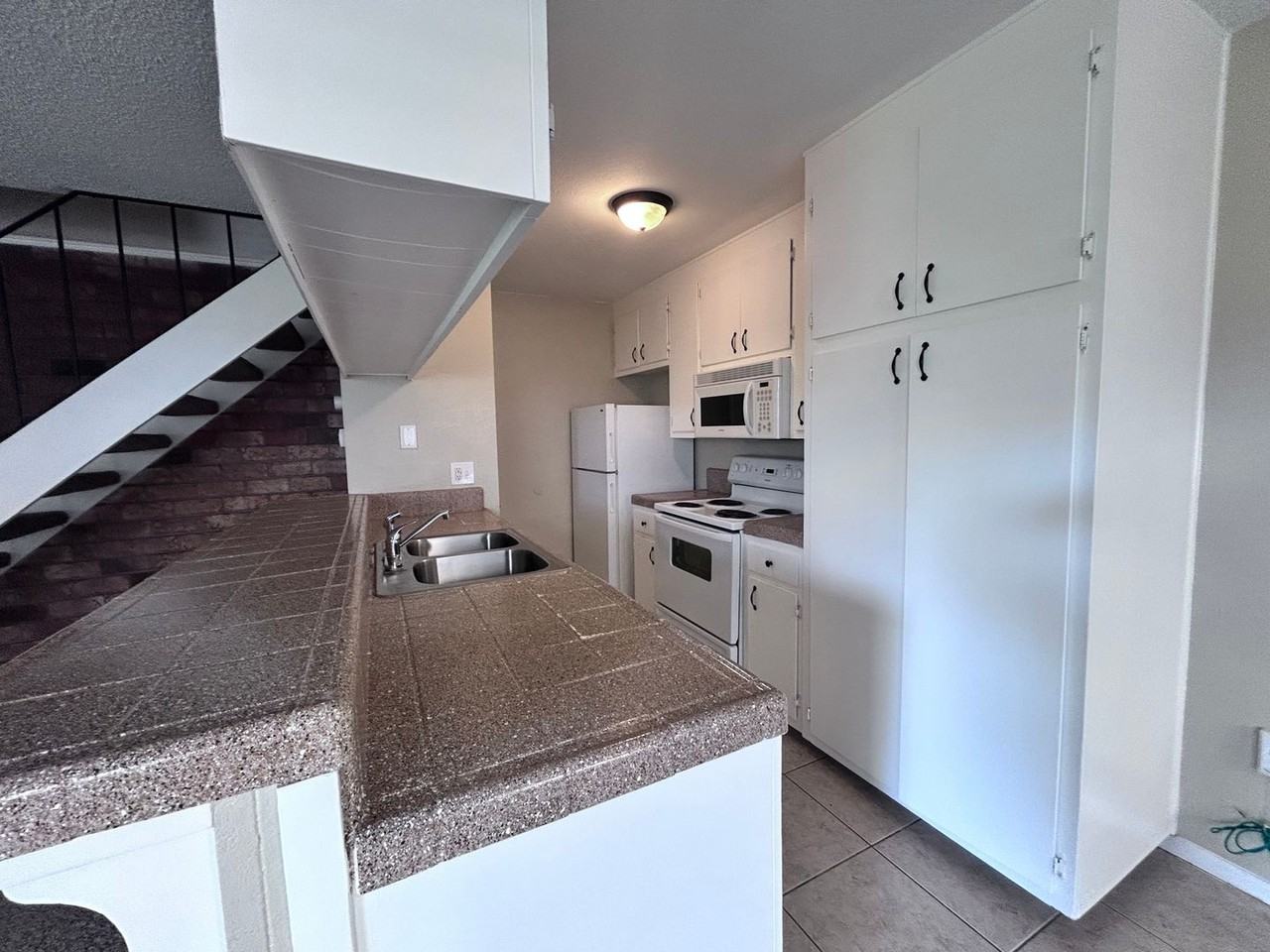 7408 Franklin Blvd #2 - Photo 5 of 11