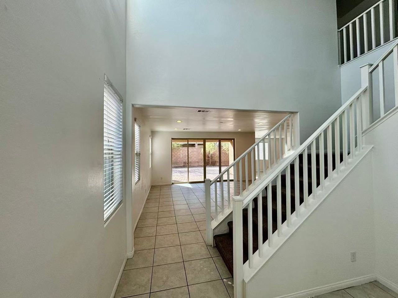 6331 White Lies St - Photo 3 of 21
