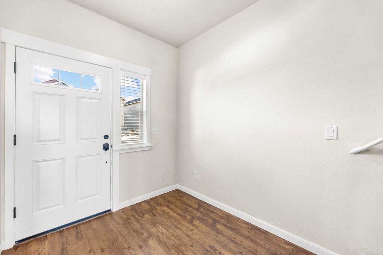 3312 N 3rd Cir - Photo 7 of 27