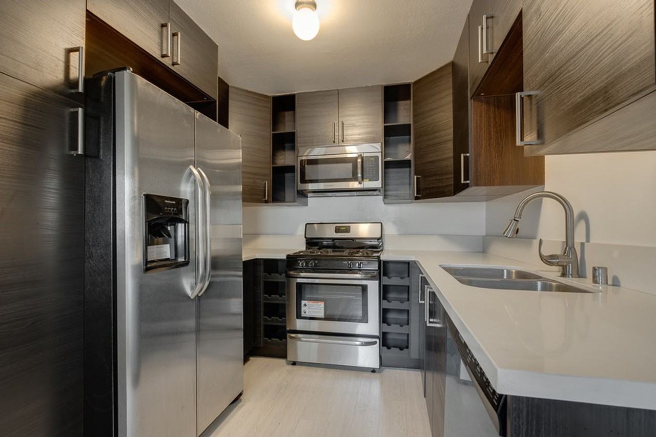 Montrose Villas - Photo 5 of 20