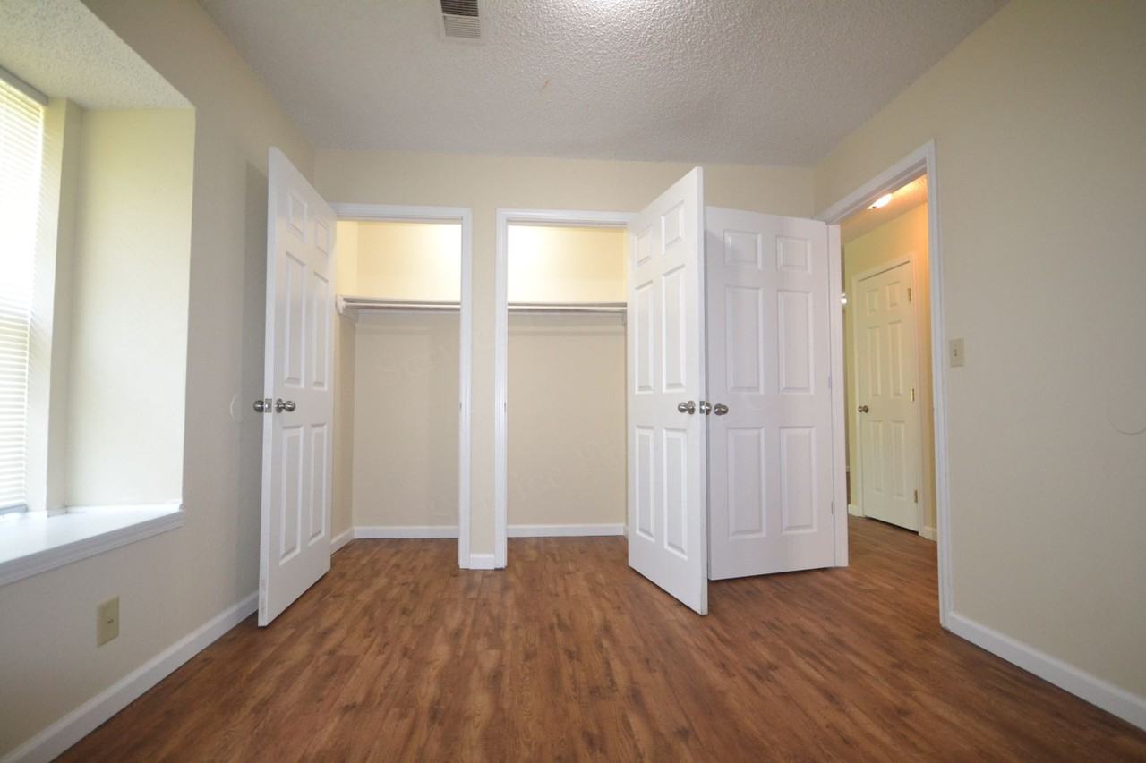 Hollister Apartments - Photo 5 of 16