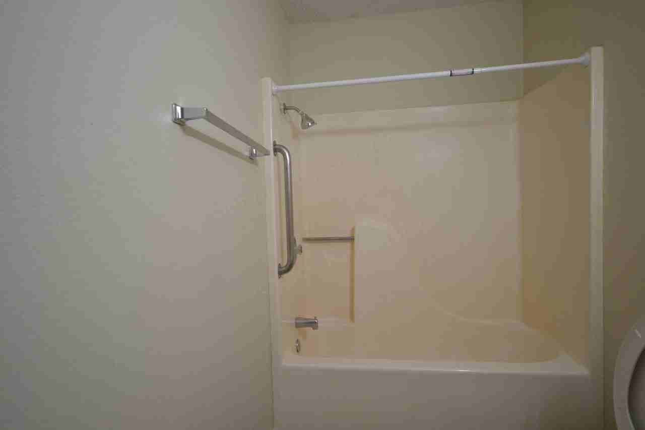 Hollister Apartments - Photo 6 of 16