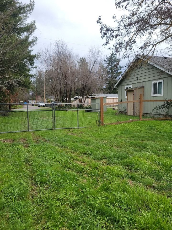 276 Perrydale Ave - Photo 3 of 25