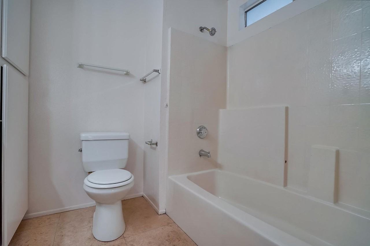 720 Belmont Ave #01 - Photo 4 of 29