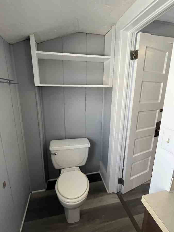 333 W Washington Ave #1-2 - Photo 4 of 9