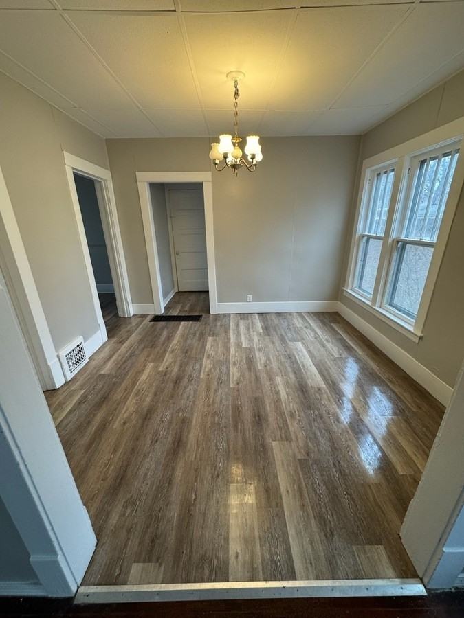 1955 S Getty St - Photo 5 of 12