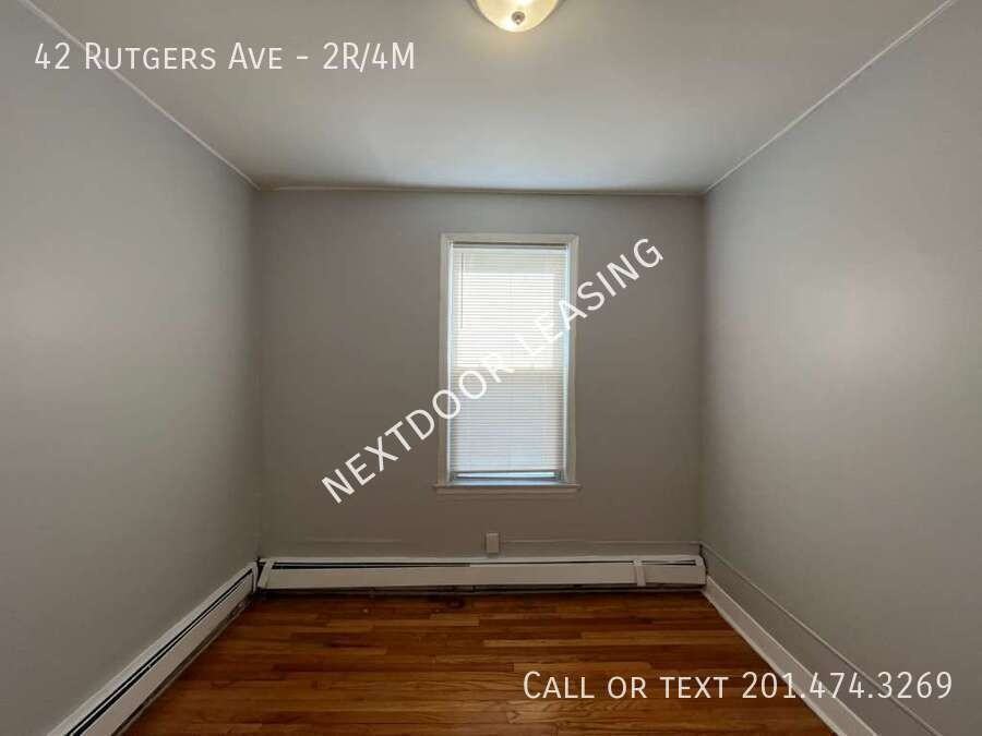 42 Rutgers Ave #2R4M - Photo 6 of 9