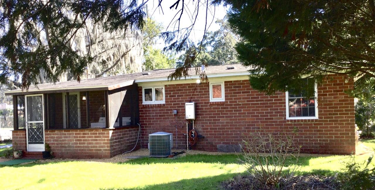 807 P St - Photo 2 of 16