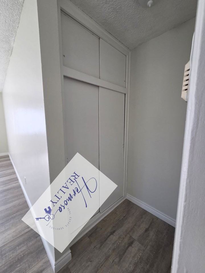 226 S Bandy Ave - Photo 3 of 30