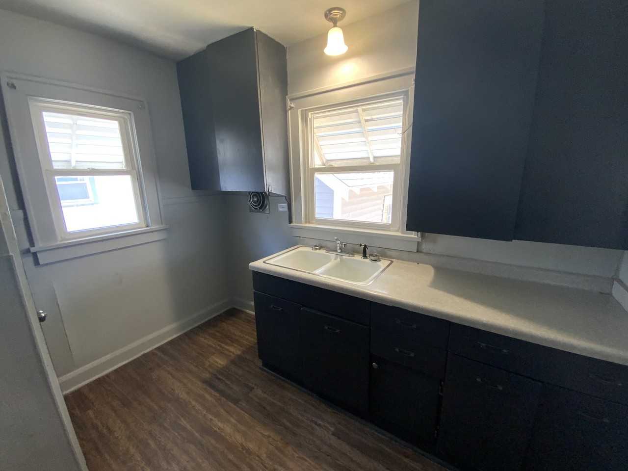 1318 Harmon St - Photo 2 of 18