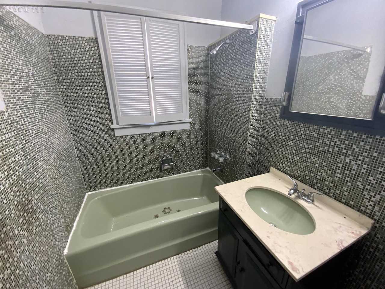 1318 Harmon St - Photo 5 of 18