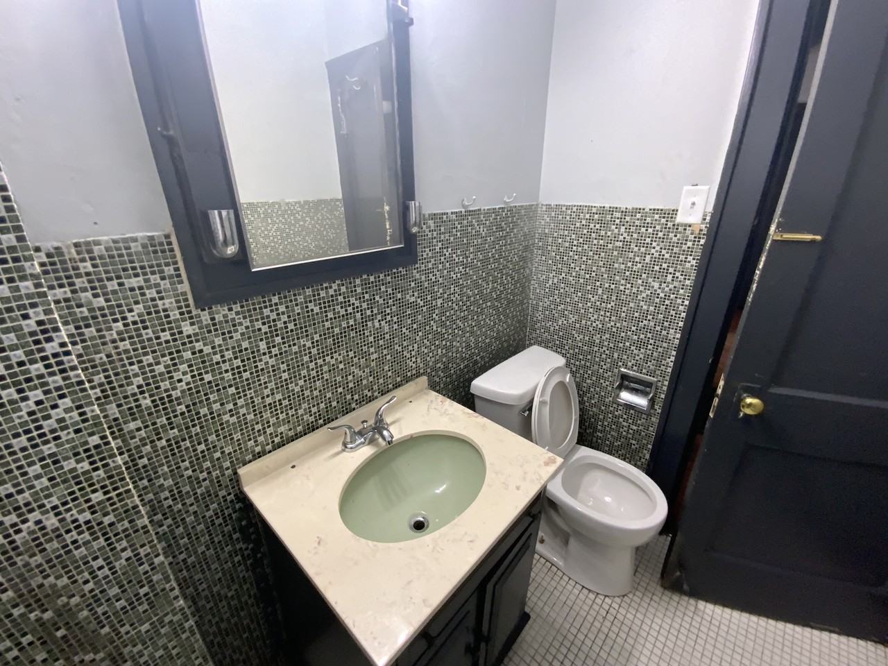 1318 Harmon St - Photo 6 of 18