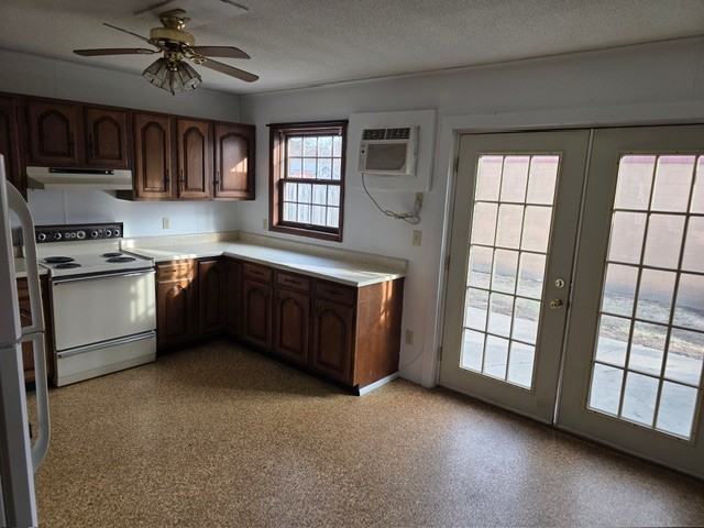 405 N Church St Apt A - Photo 3 of 10