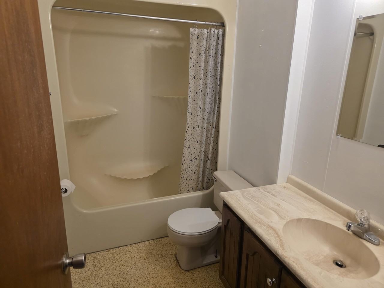 405 N Church St Apt A - Photo 4 of 10