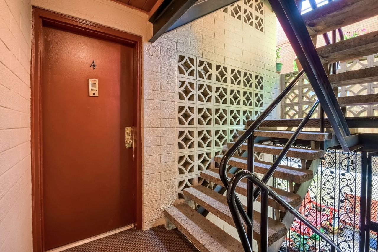 1343 N High St - Photo 4 of 19