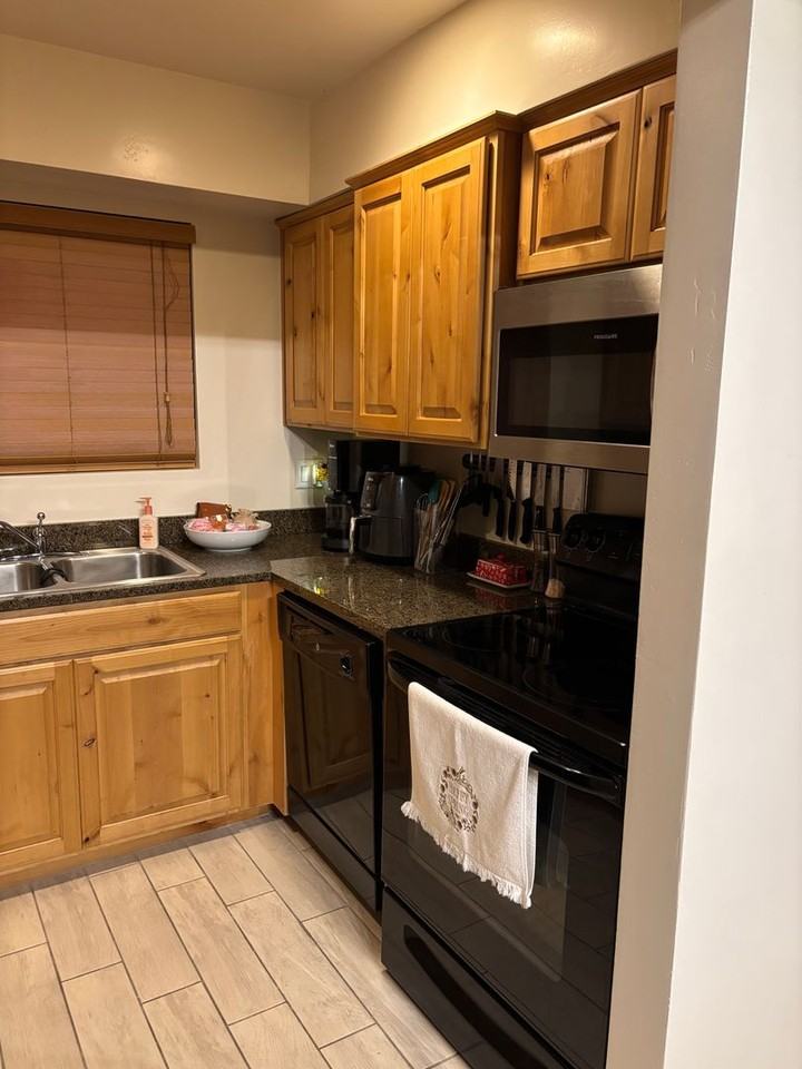 3200 S Litzler Dr - Photo 2 of 8