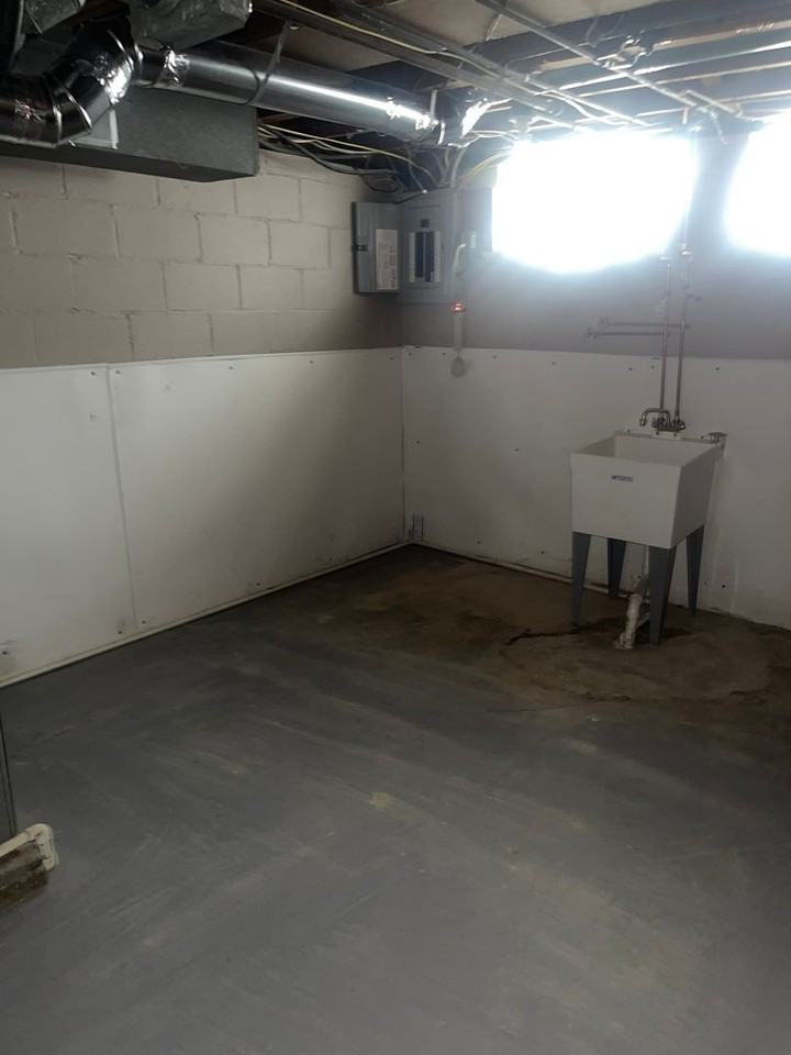 15717 Northwood Ave - Photo 4 of 18