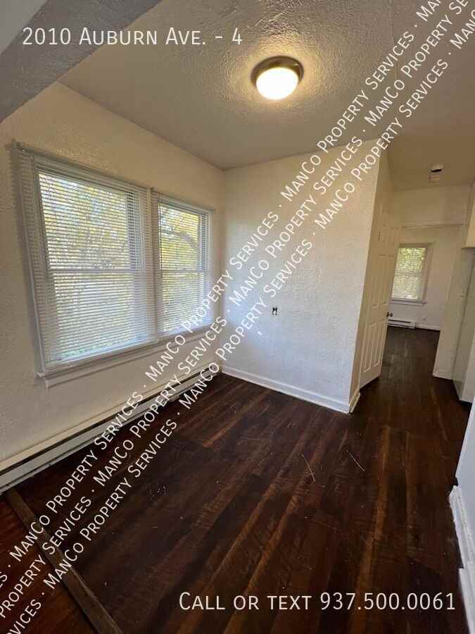 2010 Auburn Ave #4 - Photo 5 of 7