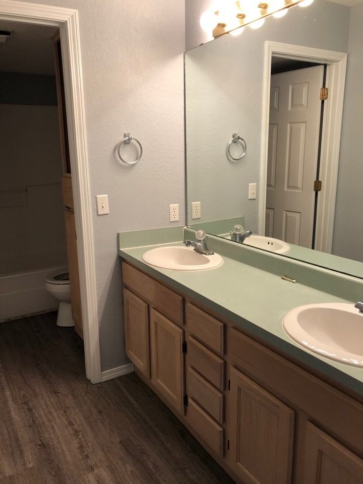 490 Abby Ln #2 - Photo 4 of 6