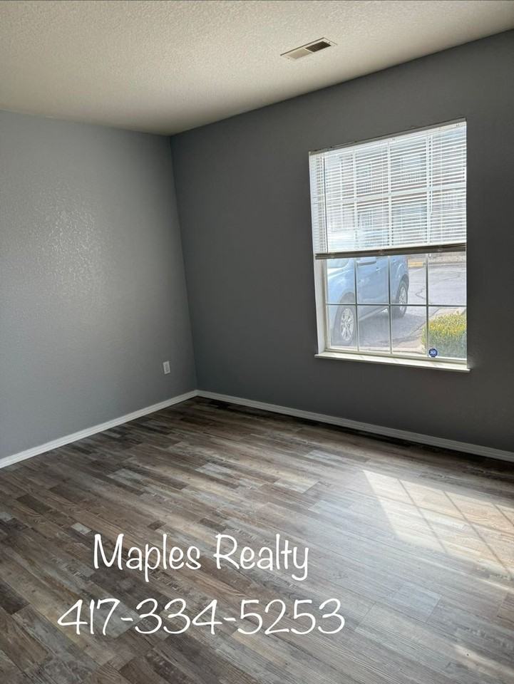 600 Abby Ln #4 - Photo 2 of 9