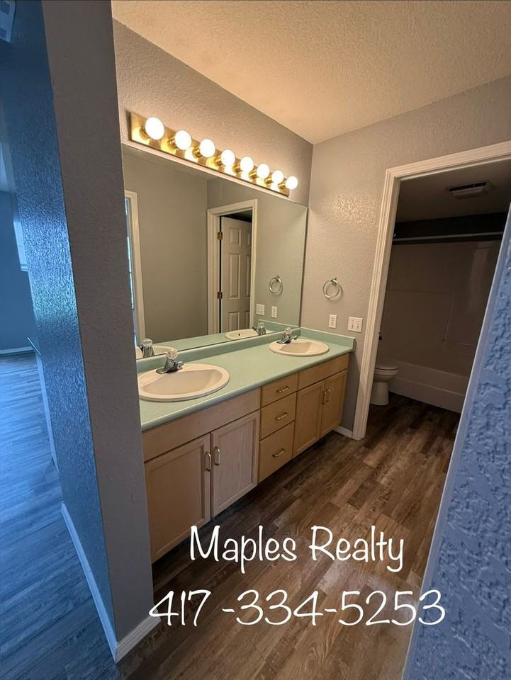 600 Abby Ln #4 - Photo 4 of 9