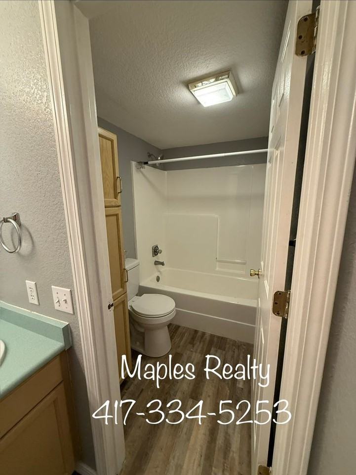 600 Abby Ln #4 - Photo 5 of 9