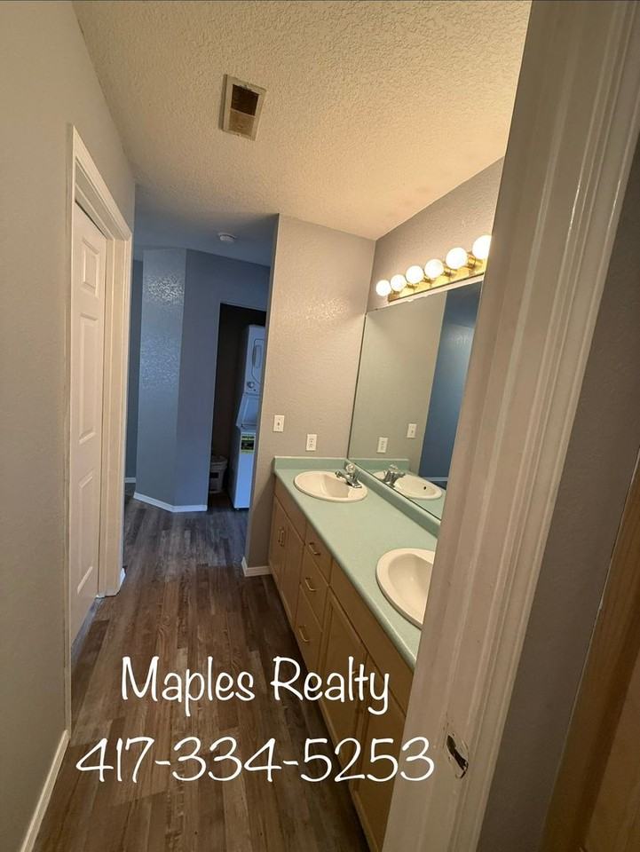 600 Abby Ln #4 - Photo 6 of 9