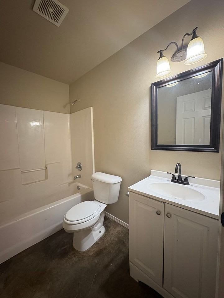 1429 Summers St - Photo 7 of 9