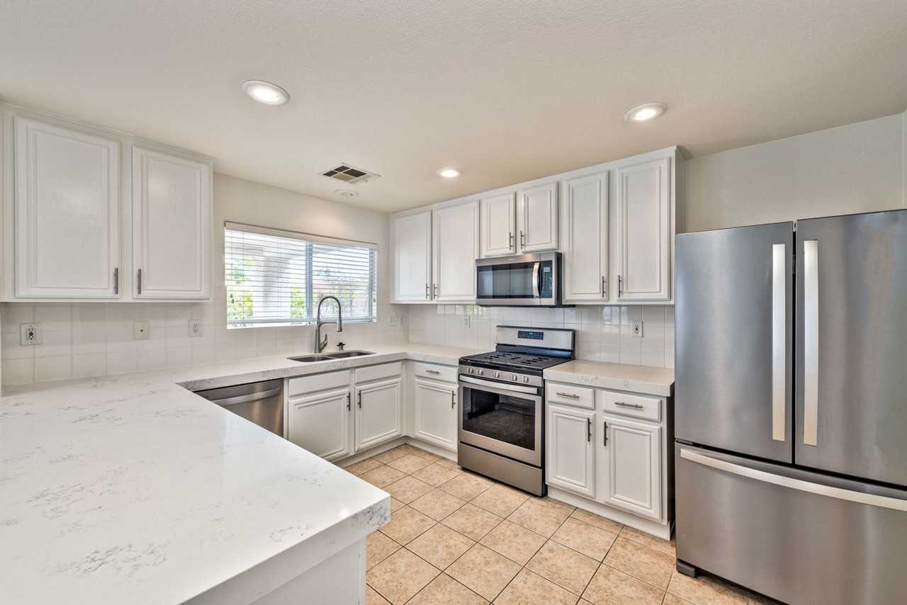 508 Lacabana Beach Dr - Photo 2 of 15