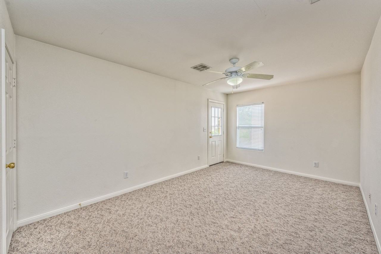 508 Lacabana Beach Dr - Photo 6 of 15