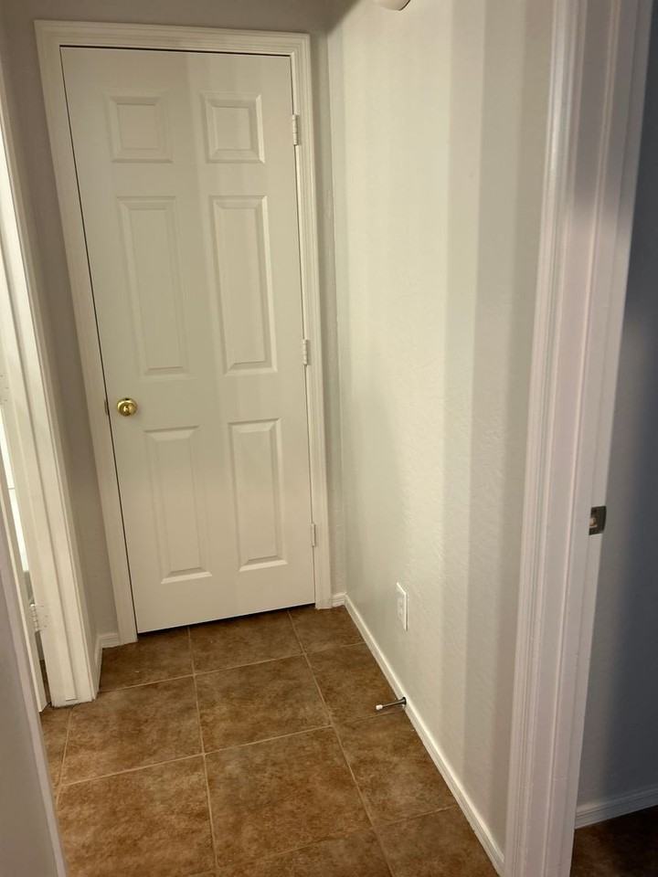 17053 W Tonbridge St - Photo 3 of 21