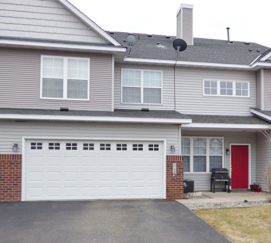 5784 Mount Curve Blvd