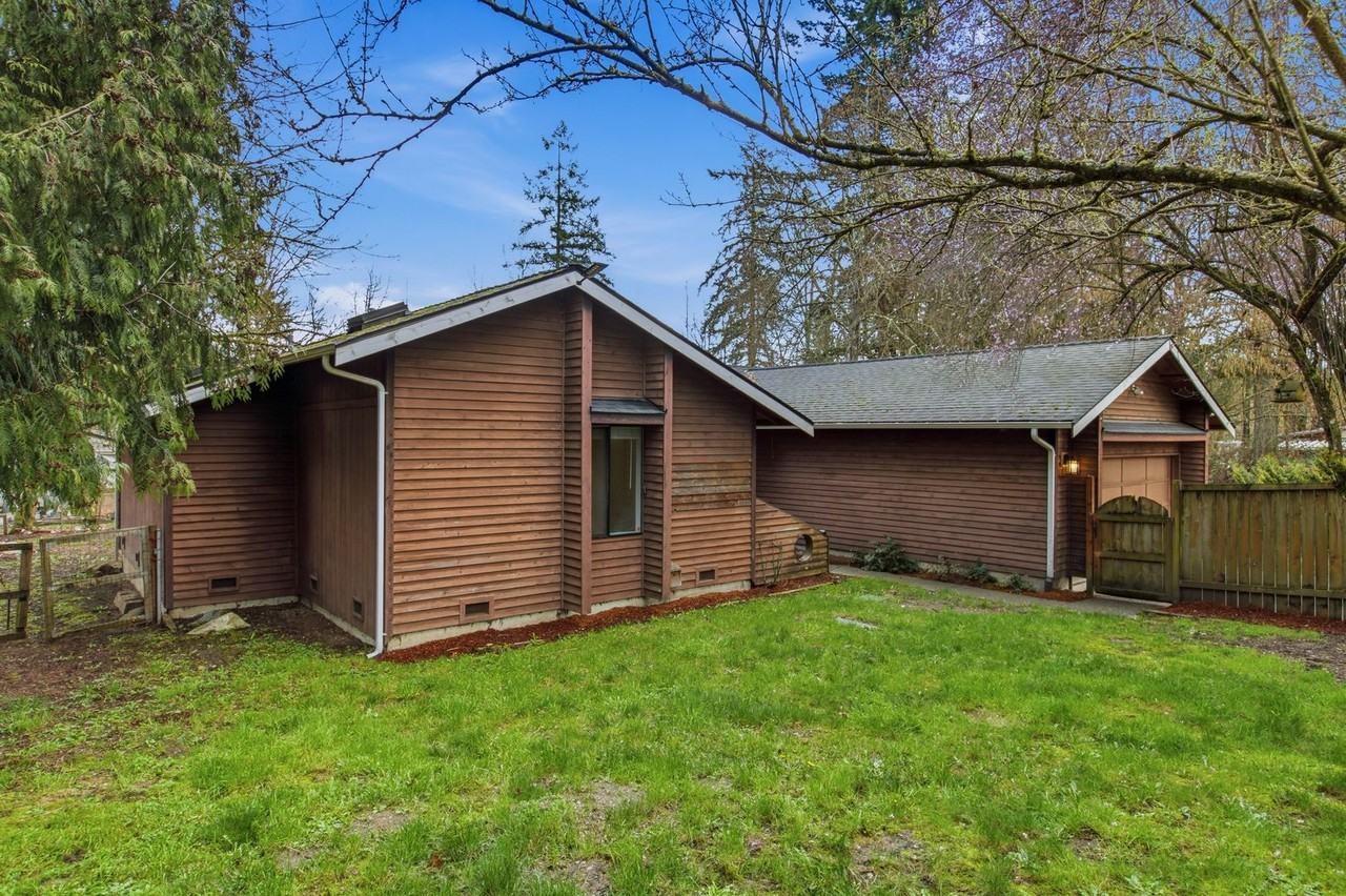 36124 52nd Ave S - Photo 2 of 32