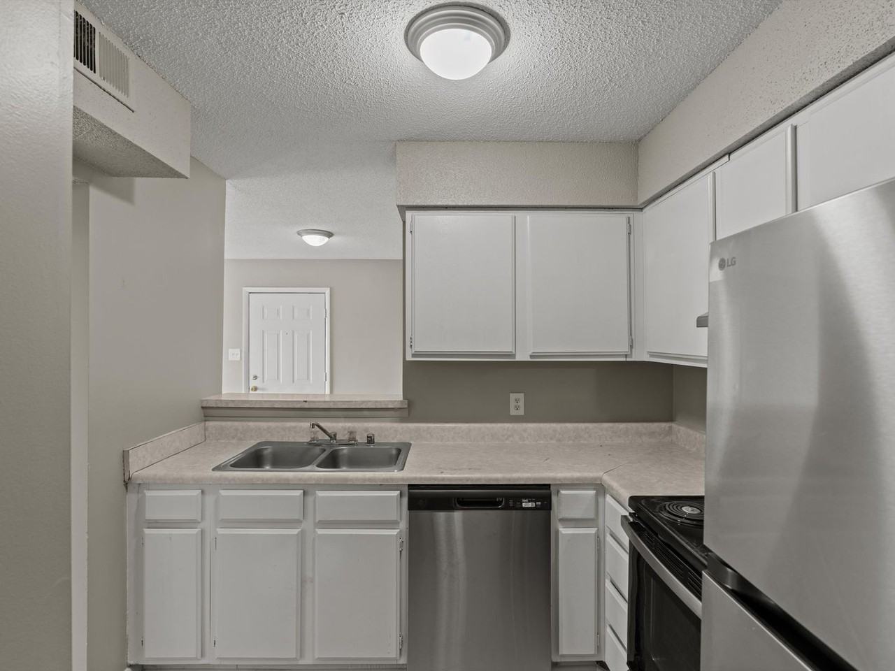 1242 Beltline Rd Sw #203 - Photo 7 of 50