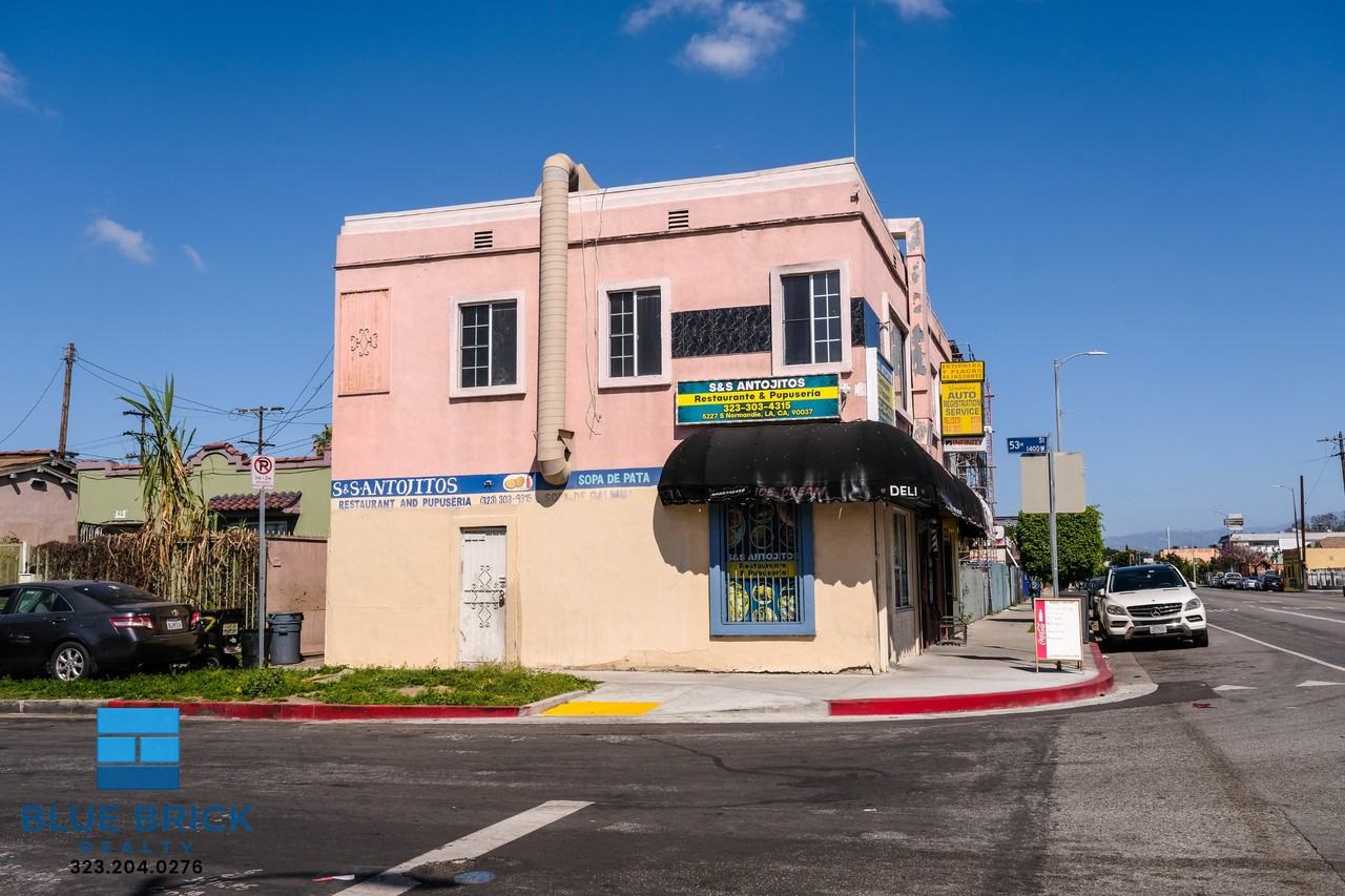 1403 W 53rd St - Photo 3 of 21