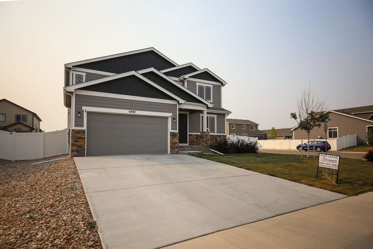 6987 Sumner St - Photo 2 of 43