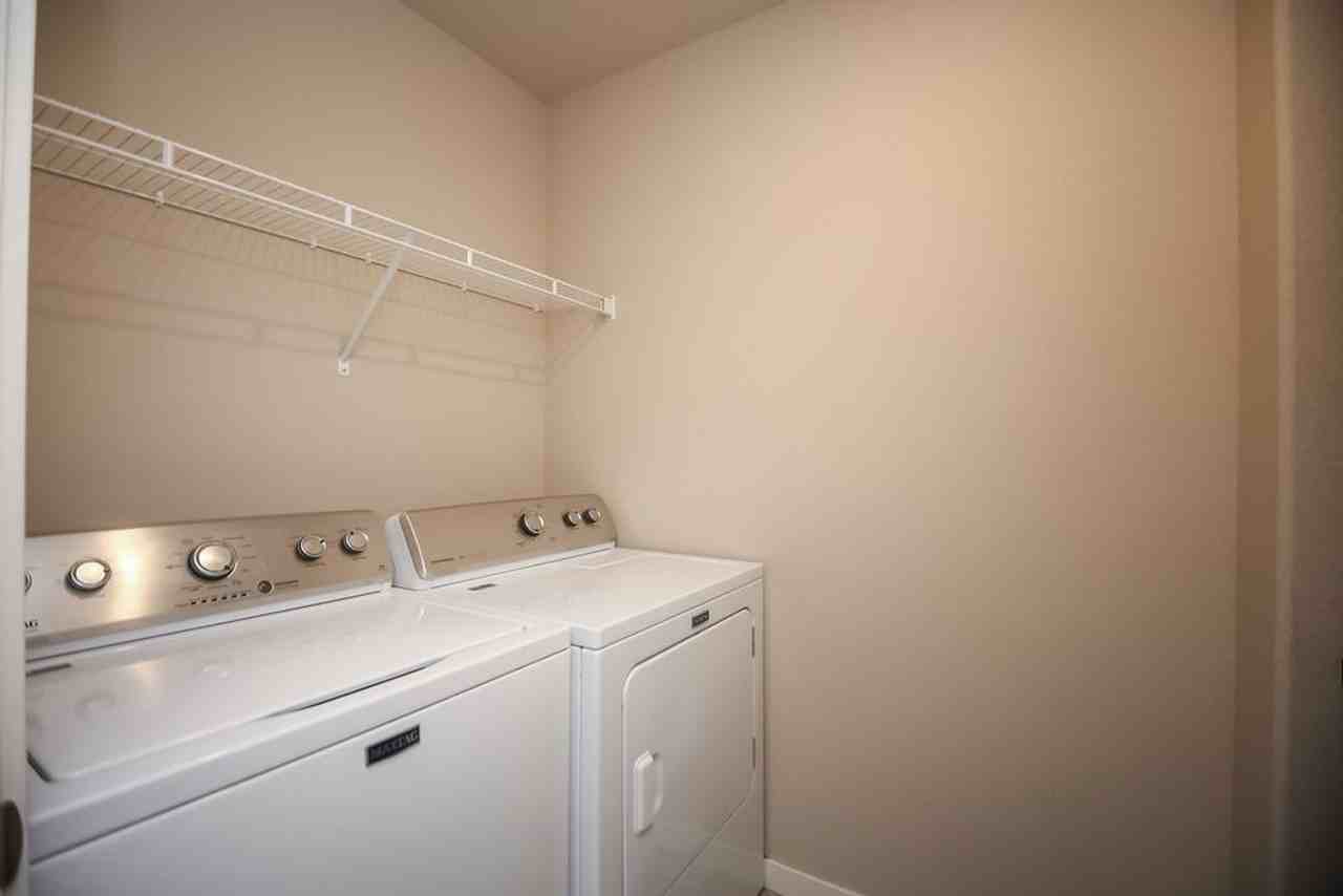 6987 Sumner St - Photo 6 of 43