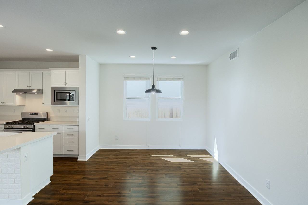 10526 San Bruno St - Photo 6 of 28